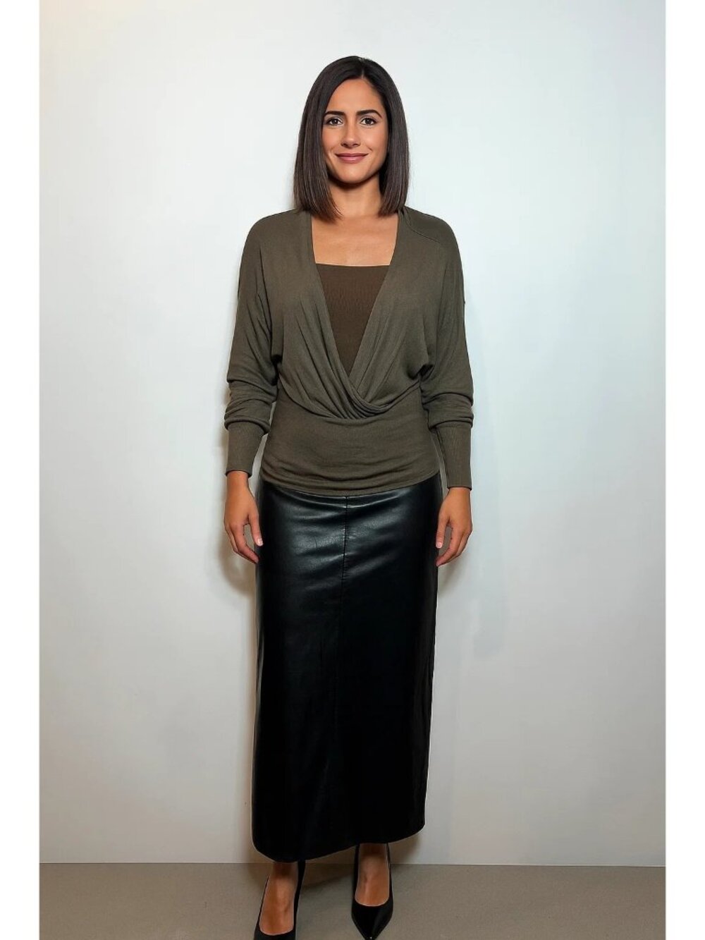 Ann Taylor Loft Rayon/Silk Deep V-Neck Sweater Fitted Sleeves Lightweight Large